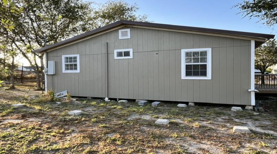 209 N 2nd St, Freer, Texas 78357, 3 Bedrooms Bedrooms, 5 Rooms Rooms,1 BathroomBathrooms,Residential,For Sale,209 N 2nd St,20263991