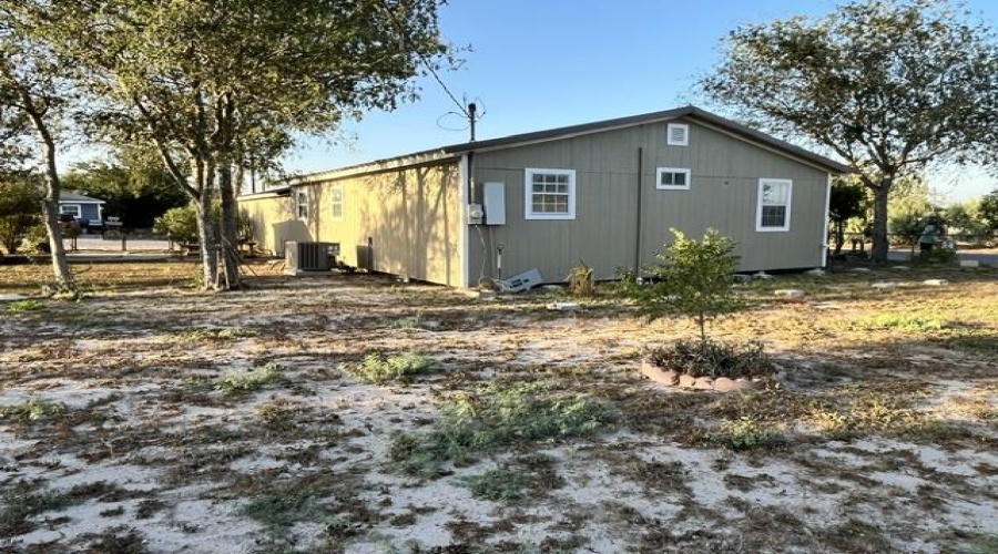 209 N 2nd St, Freer, Texas 78357, 3 Bedrooms Bedrooms, 5 Rooms Rooms,1 BathroomBathrooms,Residential,For Sale,209 N 2nd St,20263991
