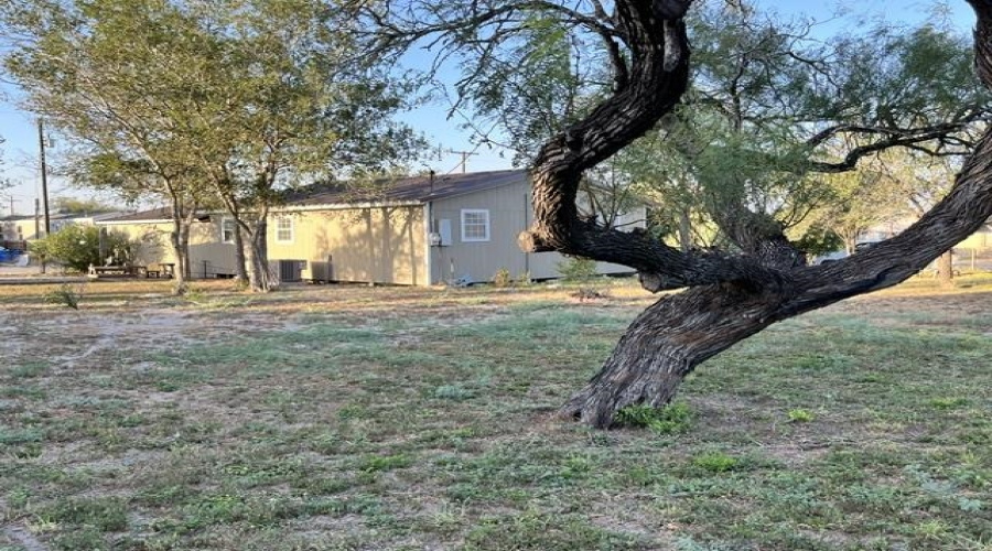 209 N 2nd St, Freer, Texas 78357, 3 Bedrooms Bedrooms, 5 Rooms Rooms,1 BathroomBathrooms,Residential,For Sale,209 N 2nd St,20263991