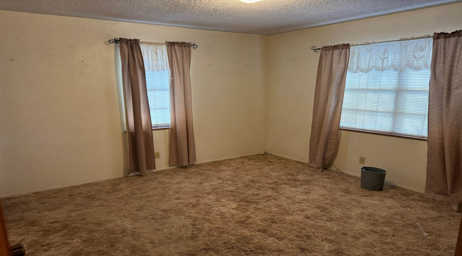 703 W Viggo St, Hebbronville, Texas 78361-4125, 4 Bedrooms Bedrooms, 9 Rooms Rooms,3 BathroomsBathrooms,Residential,For Sale,703 W Viggo St,20263994
