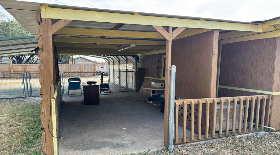 703 W Viggo St, Hebbronville, Texas 78361-4125, 4 Bedrooms Bedrooms, 9 Rooms Rooms,3 BathroomsBathrooms,Residential,For Sale,703 W Viggo St,20263994