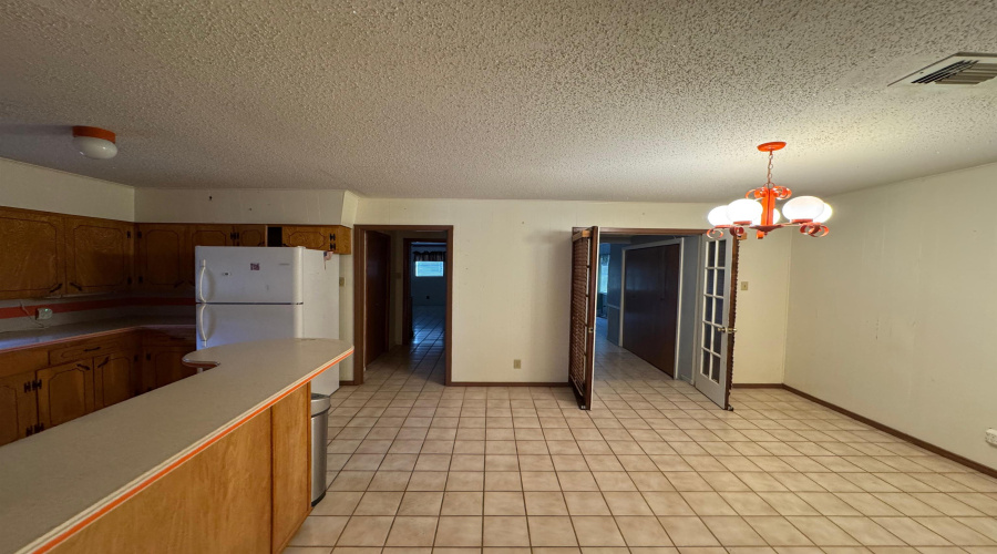 703 W Viggo St, Hebbronville, Texas 78361-4125, 4 Bedrooms Bedrooms, 9 Rooms Rooms,3 BathroomsBathrooms,Residential,For Sale,703 W Viggo St,20263994