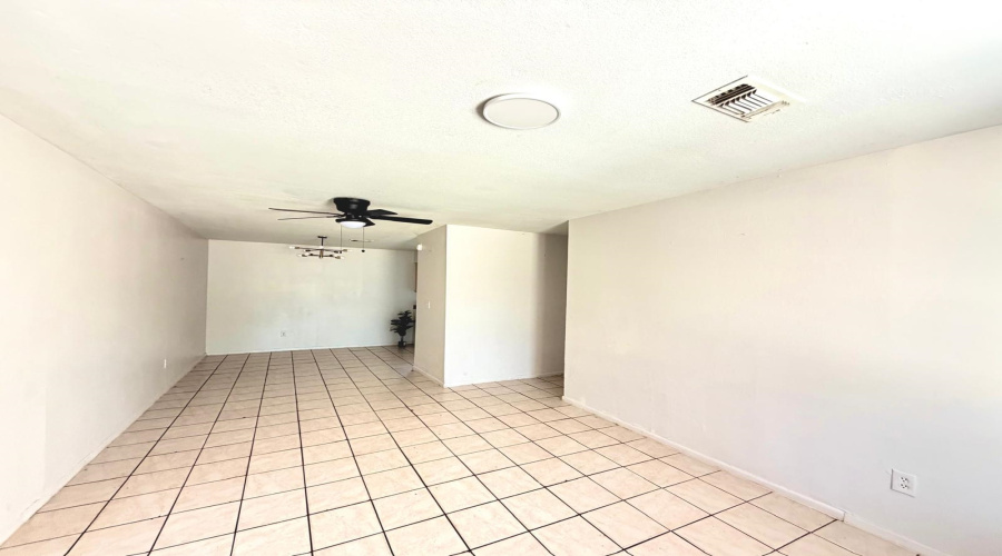 2620 Barrios St, Laredo, Texas 78043, 3 Bedrooms Bedrooms, 6 Rooms Rooms,1 BathroomBathrooms,Residential,For Rent,2620 Barrios St,20263995