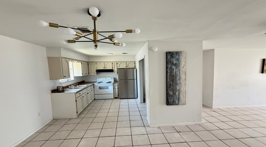 2620 Barrios St, Laredo, Texas 78043, 3 Bedrooms Bedrooms, 6 Rooms Rooms,1 BathroomBathrooms,Residential,For Rent,2620 Barrios St,20263995