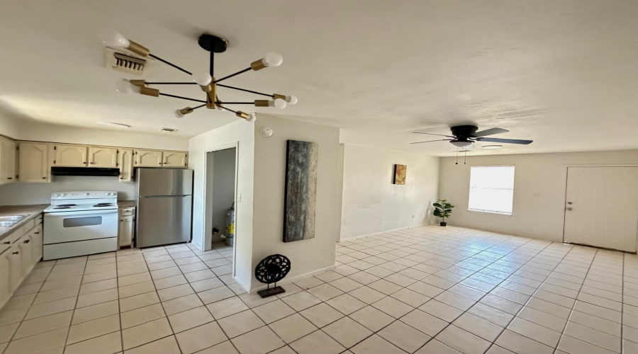 2620 Barrios St, Laredo, Texas 78043, 3 Bedrooms Bedrooms, 6 Rooms Rooms,1 BathroomBathrooms,Residential,For Rent,2620 Barrios St,20263995