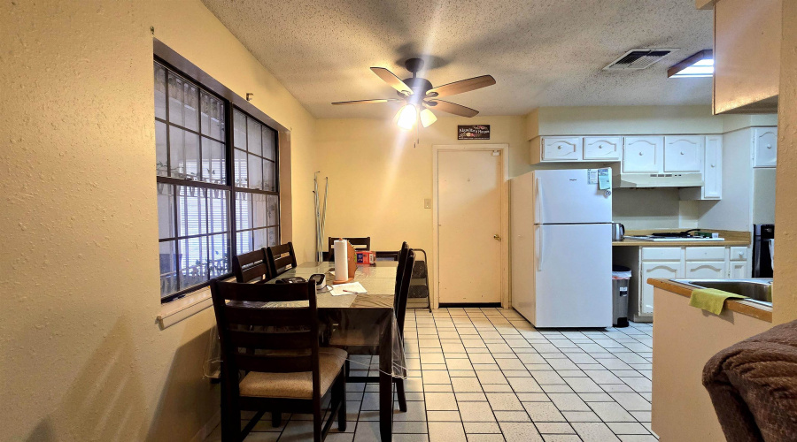 108 California St, Laredo, Texas 78041, 3 Bedrooms Bedrooms, 7 Rooms Rooms,2 BathroomsBathrooms,Residential,For Sale,108 California St,20263998