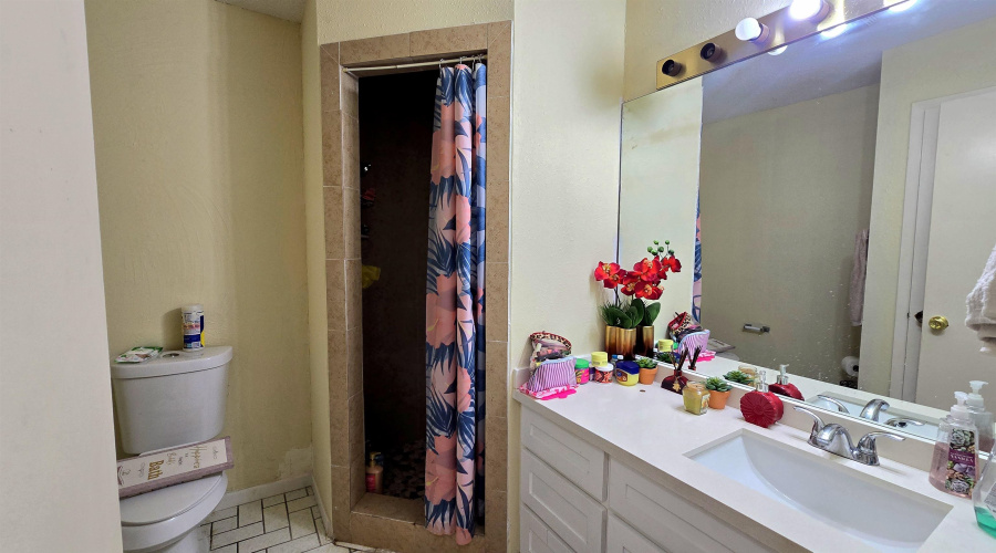 108 California St, Laredo, Texas 78041, 3 Bedrooms Bedrooms, 7 Rooms Rooms,2 BathroomsBathrooms,Residential,For Sale,108 California St,20263998