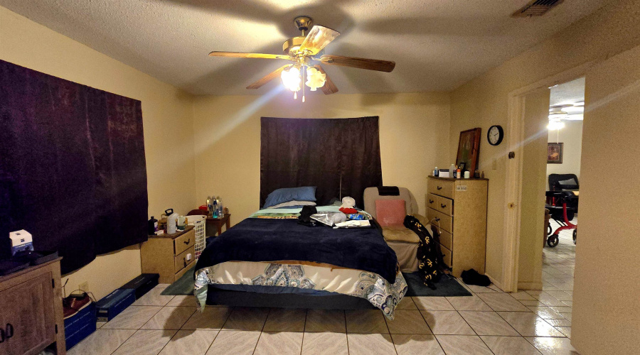 108 California St, Laredo, Texas 78041, 3 Bedrooms Bedrooms, 7 Rooms Rooms,2 BathroomsBathrooms,Residential,For Sale,108 California St,20263998