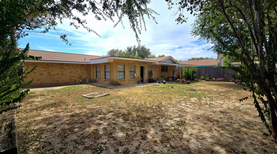 108 California St, Laredo, Texas 78041, 3 Bedrooms Bedrooms, 7 Rooms Rooms,2 BathroomsBathrooms,Residential,For Sale,108 California St,20263998