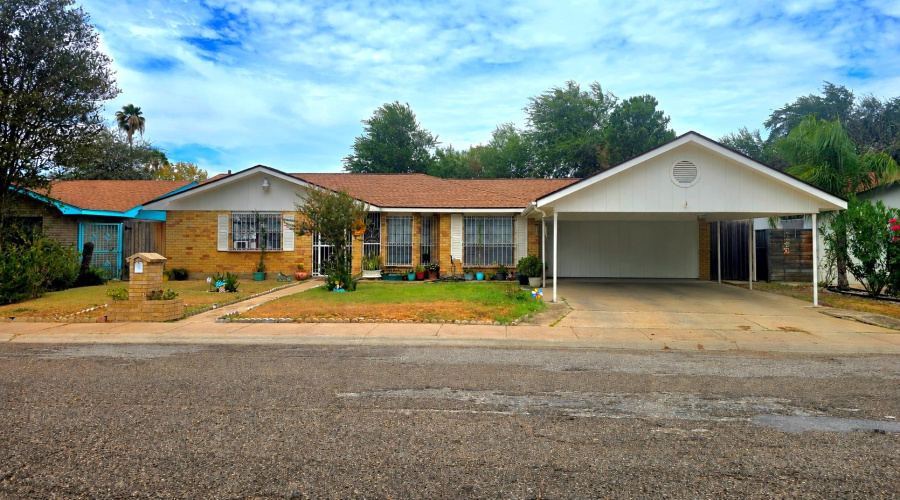 108 California St, Laredo, Texas 78041, 3 Bedrooms Bedrooms, 7 Rooms Rooms,2 BathroomsBathrooms,Residential,For Sale,108 California St,20263998