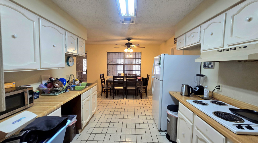 108 California St, Laredo, Texas 78041, 3 Bedrooms Bedrooms, 7 Rooms Rooms,2 BathroomsBathrooms,Residential,For Sale,108 California St,20263998