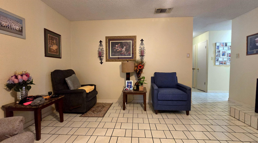 108 California St, Laredo, Texas 78041, 3 Bedrooms Bedrooms, 7 Rooms Rooms,2 BathroomsBathrooms,Residential,For Sale,108 California St,20263998
