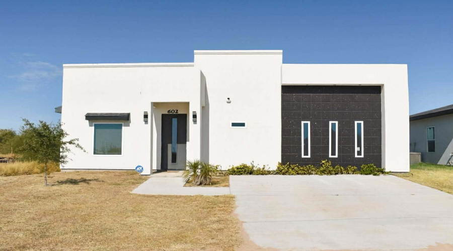 602 Bluebeard Ct., Laredo, Texas 78046, 3 Bedrooms Bedrooms, 4 Rooms Rooms,2 BathroomsBathrooms,Residential,For Sale,602 Bluebeard Ct.,20263999