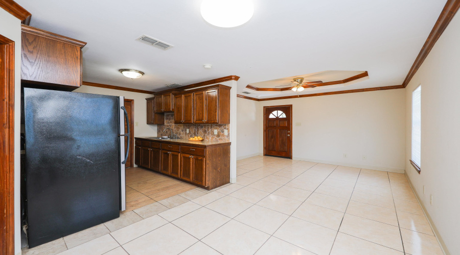 2704 San Agustin Ave, Laredo, Texas 78040, 2 Bedrooms Bedrooms, 4 Rooms Rooms,2 BathroomsBathrooms,Residential,For Rent,2704 San Agustin Ave,20264000