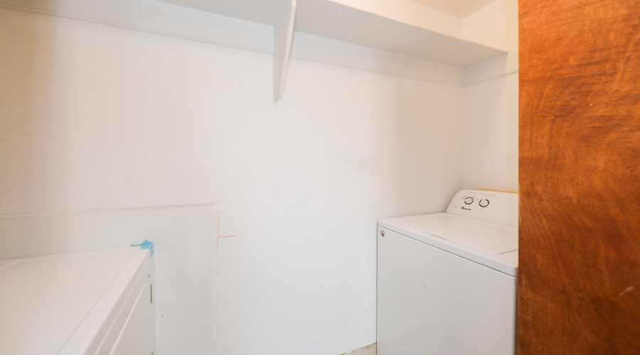 2704 San Agustin Ave, Laredo, Texas 78040, 2 Bedrooms Bedrooms, 4 Rooms Rooms,2 BathroomsBathrooms,Residential,For Rent,2704 San Agustin Ave,20264000