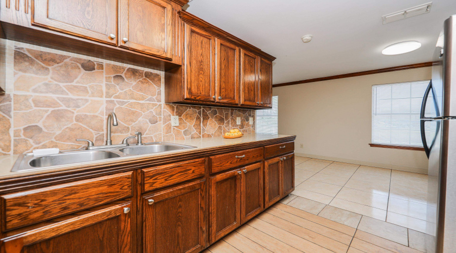 2704 San Agustin Ave, Laredo, Texas 78040, 2 Bedrooms Bedrooms, 4 Rooms Rooms,2 BathroomsBathrooms,Residential,For Rent,2704 San Agustin Ave,20264000