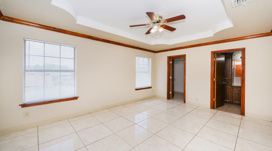 2704 San Agustin Ave, Laredo, Texas 78040, 2 Bedrooms Bedrooms, 4 Rooms Rooms,2 BathroomsBathrooms,Residential,For Rent,2704 San Agustin Ave,20264000