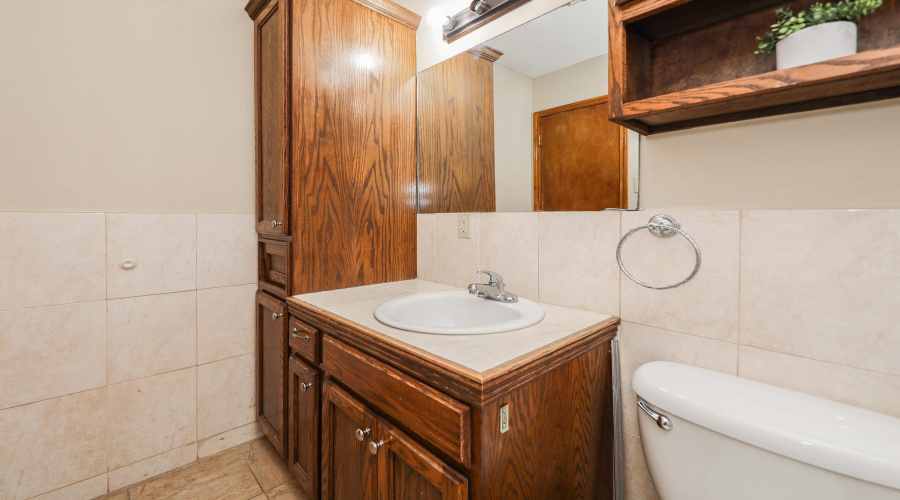 2704 San Agustin Ave, Laredo, Texas 78040, 2 Bedrooms Bedrooms, 4 Rooms Rooms,2 BathroomsBathrooms,Residential,For Rent,2704 San Agustin Ave,20264000