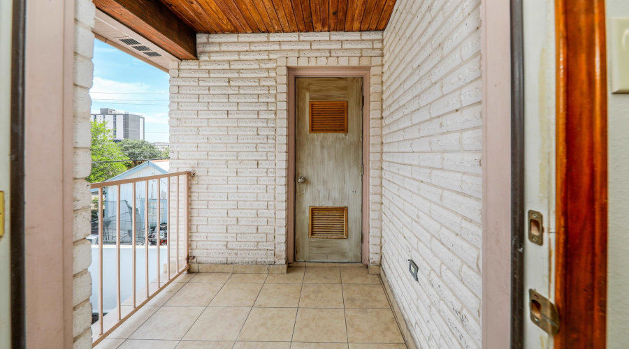 2704 San Agustin Ave, Laredo, Texas 78040, 2 Bedrooms Bedrooms, 4 Rooms Rooms,2 BathroomsBathrooms,Residential,For Rent,2704 San Agustin Ave,20264000
