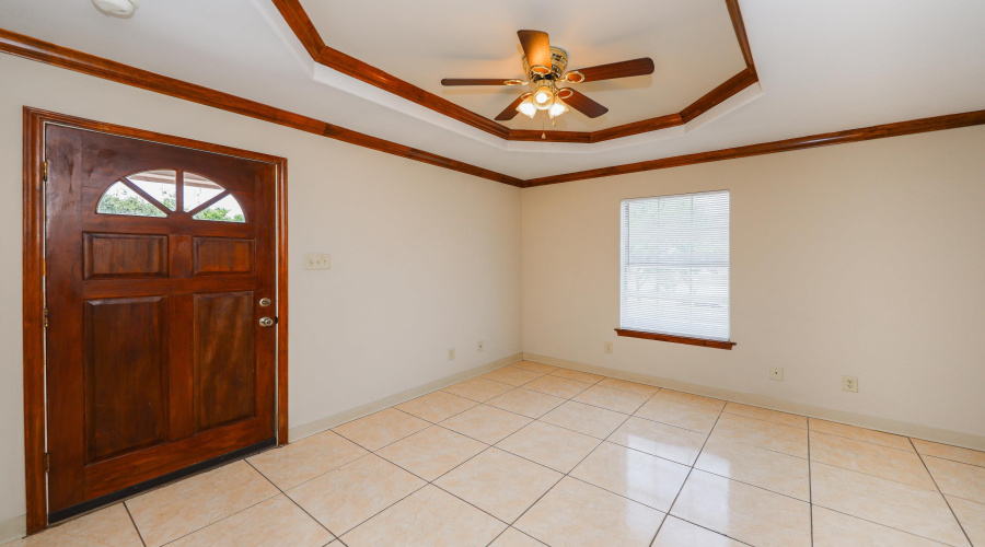 2704 San Agustin Ave, Laredo, Texas 78040, 2 Bedrooms Bedrooms, 4 Rooms Rooms,2 BathroomsBathrooms,Residential,For Rent,2704 San Agustin Ave,20264000