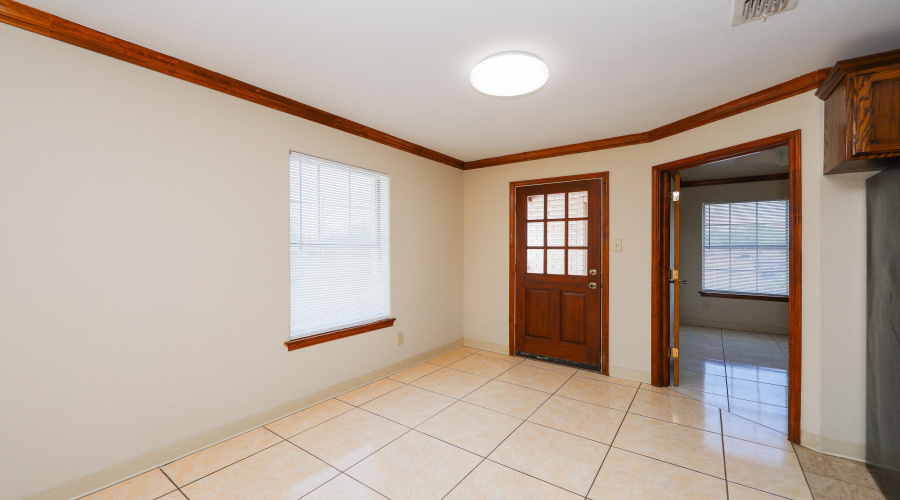 2704 San Agustin Ave, Laredo, Texas 78040, 2 Bedrooms Bedrooms, 4 Rooms Rooms,2 BathroomsBathrooms,Residential,For Rent,2704 San Agustin Ave,20264000