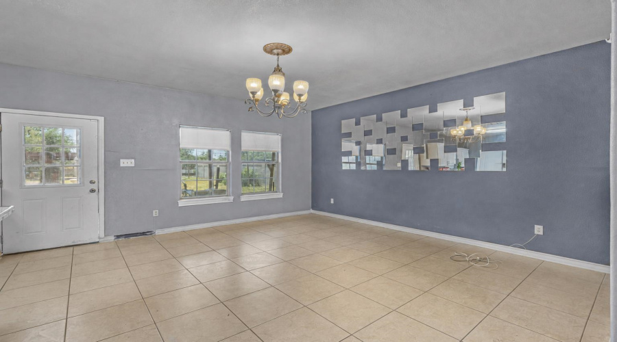 517 Puig Dr, Laredo, Texas 78045, 4 Bedrooms Bedrooms, 8 Rooms Rooms,4 BathroomsBathrooms,Residential,For Sale,517 Puig Dr,20264002