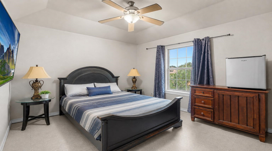 517 Puig Dr, Laredo, Texas 78045, 4 Bedrooms Bedrooms, 8 Rooms Rooms,4 BathroomsBathrooms,Residential,For Sale,517 Puig Dr,20264002