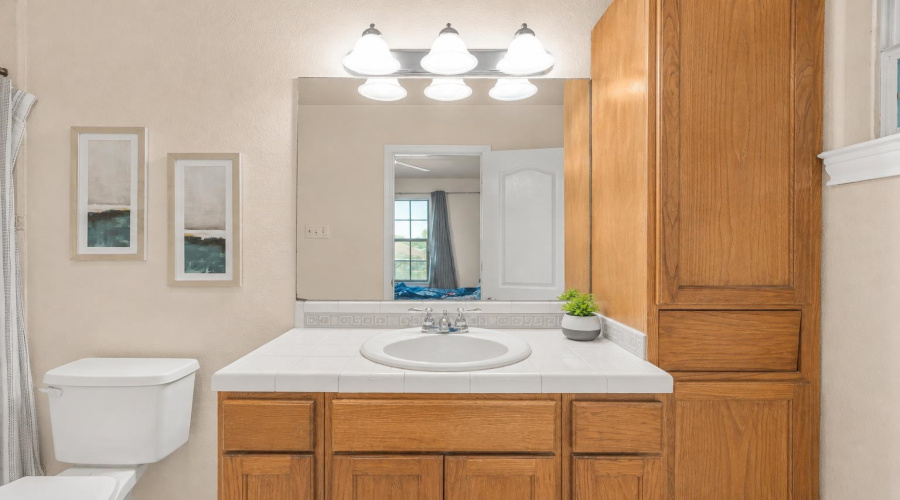 517 Puig Dr, Laredo, Texas 78045, 4 Bedrooms Bedrooms, 8 Rooms Rooms,4 BathroomsBathrooms,Residential,For Sale,517 Puig Dr,20264002