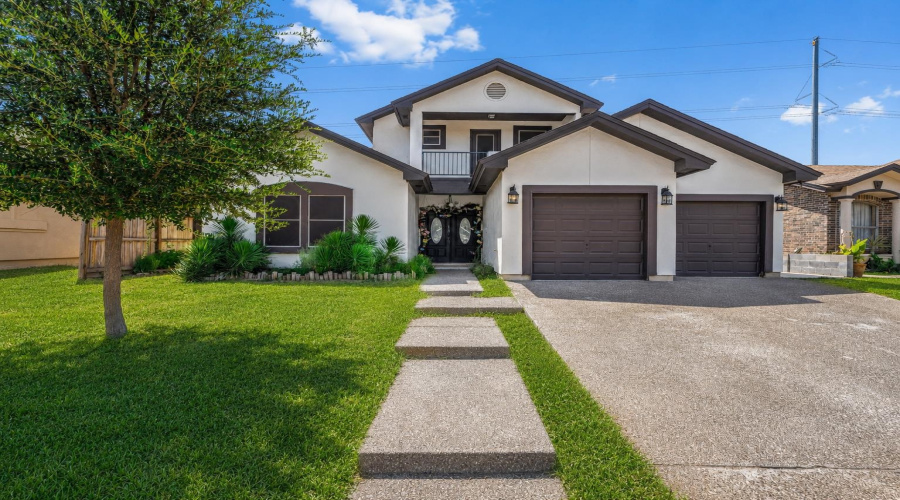 517 Puig Dr, Laredo, Texas 78045, 4 Bedrooms Bedrooms, 8 Rooms Rooms,4 BathroomsBathrooms,Residential,For Sale,517 Puig Dr,20264002