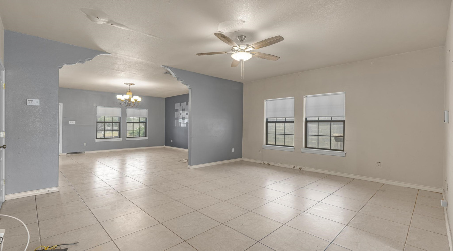 517 Puig Dr, Laredo, Texas 78045, 4 Bedrooms Bedrooms, 8 Rooms Rooms,4 BathroomsBathrooms,Residential,For Sale,517 Puig Dr,20264002