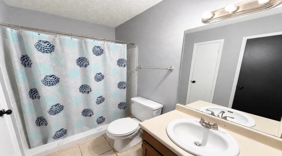 3803 S Lost Creek Lp, Laredo, Texas 78046, 3 Bedrooms Bedrooms, 5 Rooms Rooms,2 BathroomsBathrooms,Residential,For Sale,3803 S Lost Creek Lp,20264003