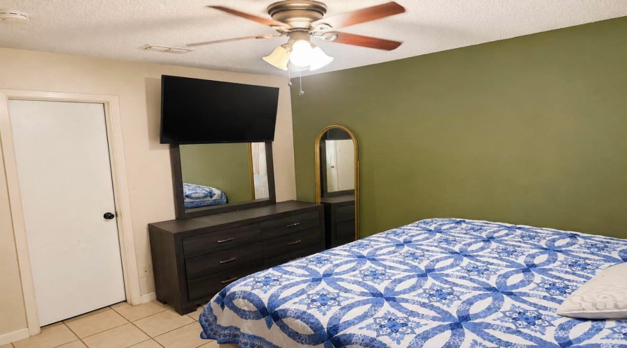 3803 S Lost Creek Lp, Laredo, Texas 78046, 3 Bedrooms Bedrooms, 5 Rooms Rooms,2 BathroomsBathrooms,Residential,For Sale,3803 S Lost Creek Lp,20264003