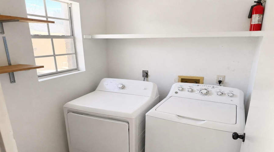 3803 S Lost Creek Lp, Laredo, Texas 78046, 3 Bedrooms Bedrooms, 5 Rooms Rooms,2 BathroomsBathrooms,Residential,For Sale,3803 S Lost Creek Lp,20264003