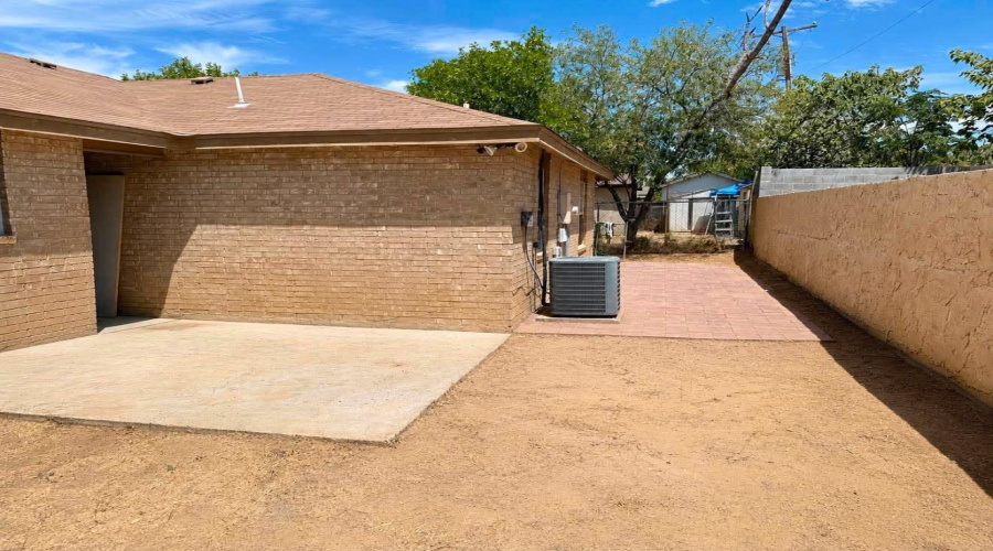 3803 S Lost Creek Lp, Laredo, Texas 78046, 3 Bedrooms Bedrooms, 5 Rooms Rooms,2 BathroomsBathrooms,Residential,For Sale,3803 S Lost Creek Lp,20264003