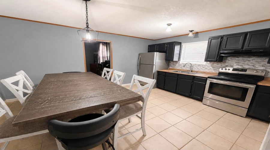 3803 S Lost Creek Lp, Laredo, Texas 78046, 3 Bedrooms Bedrooms, 5 Rooms Rooms,2 BathroomsBathrooms,Residential,For Sale,3803 S Lost Creek Lp,20264003