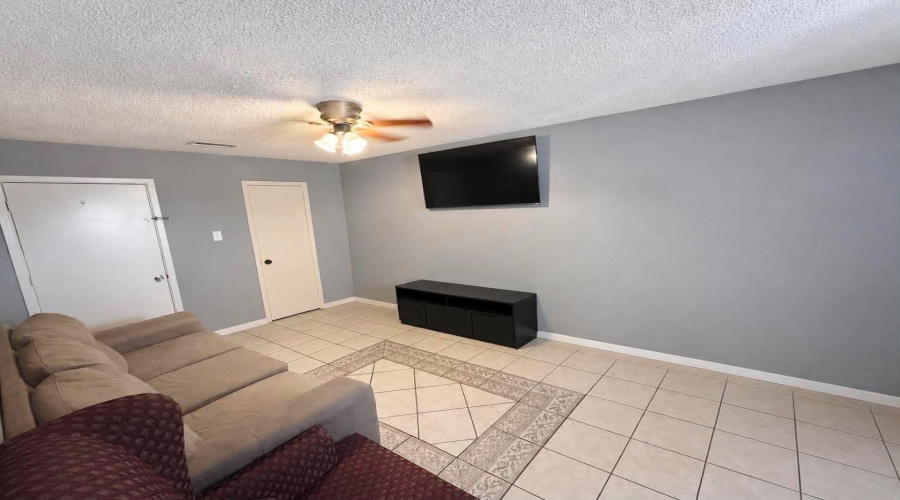 3803 S Lost Creek Lp, Laredo, Texas 78046, 3 Bedrooms Bedrooms, 5 Rooms Rooms,2 BathroomsBathrooms,Residential,For Sale,3803 S Lost Creek Lp,20264003