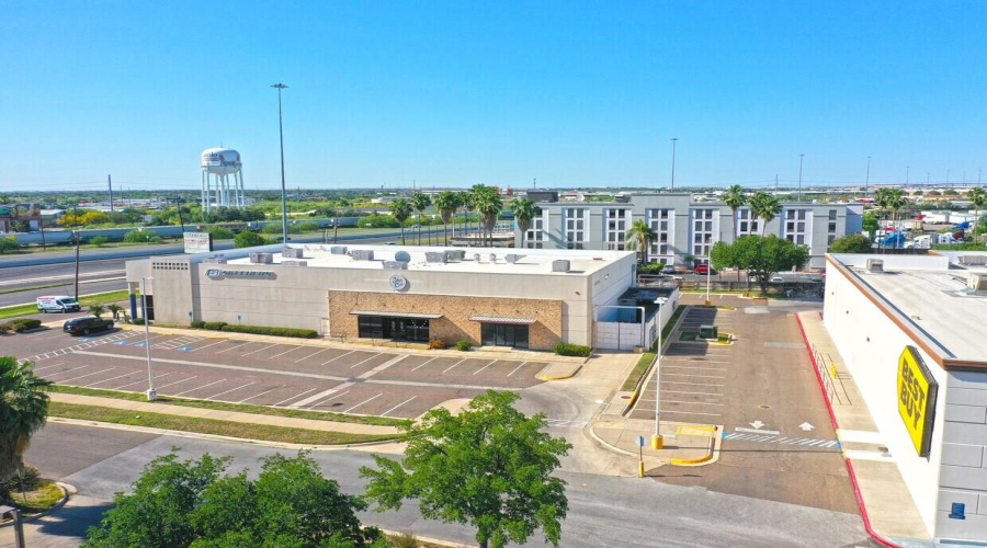 7901 San Dario Ave, Laredo, Texas 78045, 1 Room Rooms,4 BathroomsBathrooms,Commercial retail/office,For Sale,7901 San Dario Ave,20264008