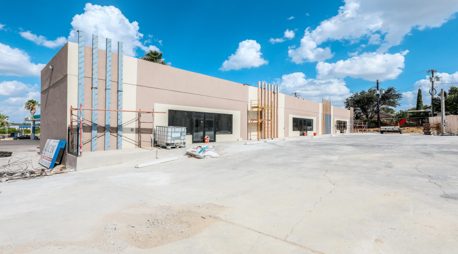 3515 Jaime Zapata Memorial Hwy, Laredo, Texas 78043, 6 Rooms Rooms,1 BathroomBathrooms,Commercial retail/office,For Rent,3515 Jaime Zapata Memorial Hwy,20264020
