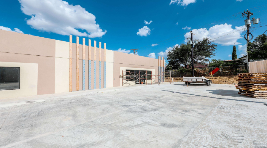 3515 Jaime Zapata Memorial Hwy, Laredo, Texas 78043, 6 Rooms Rooms,1 BathroomBathrooms,Commercial retail/office,For Rent,3515 Jaime Zapata Memorial Hwy,20264020