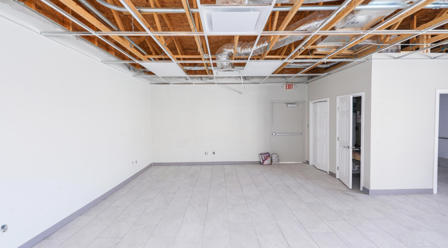 3515 Jaime Zapata Memorial Hwy, Laredo, Texas 78043, 6 Rooms Rooms,1 BathroomBathrooms,Commercial retail/office,For Rent,3515 Jaime Zapata Memorial Hwy,20264020