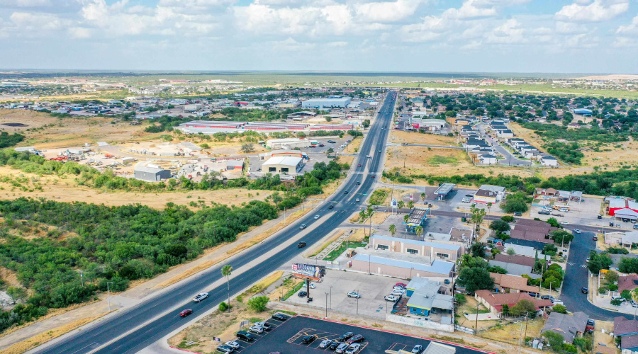 3515 Jaime Zapata Memorial Hwy, Laredo, Texas 78043, 6 Rooms Rooms,1 BathroomBathrooms,Commercial retail/office,For Rent,3515 Jaime Zapata Memorial Hwy,20264022