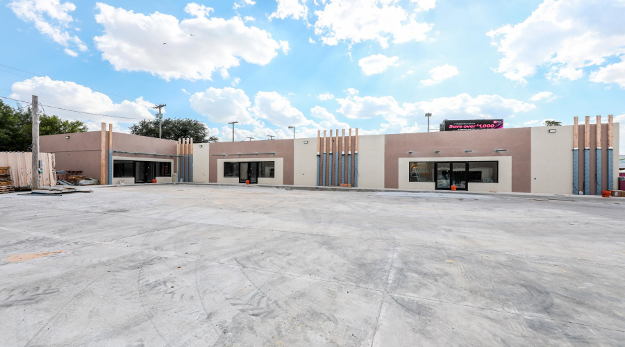 3515 Jaime Zapata Memorial Hwy, Laredo, Texas 78043, 6 Rooms Rooms,1 BathroomBathrooms,Commercial retail/office,For Rent,3515 Jaime Zapata Memorial Hwy,20264023