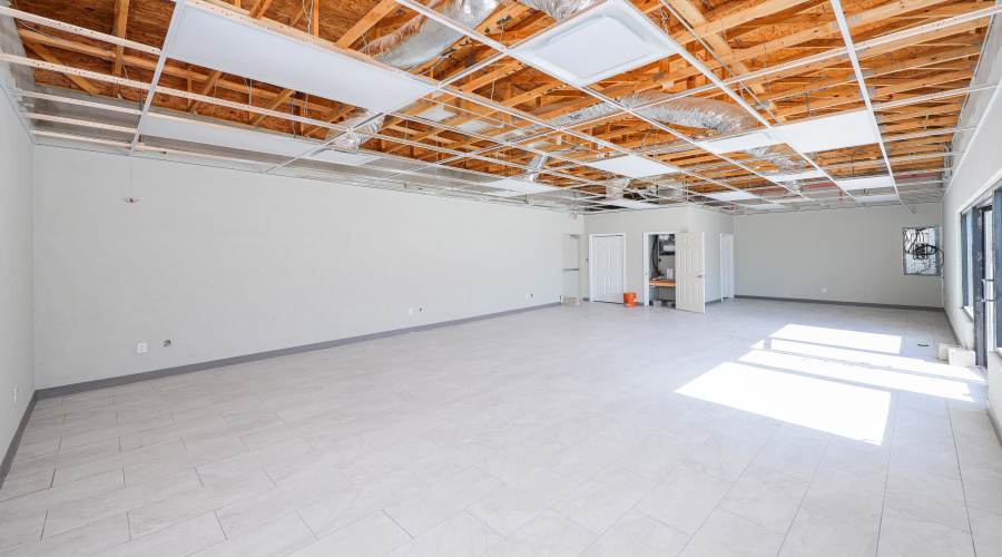 3515 Jaime Zapata Memorial Hwy, Laredo, Texas 78043, 6 Rooms Rooms,1 BathroomBathrooms,Commercial retail/office,For Rent,3515 Jaime Zapata Memorial Hwy,20264023