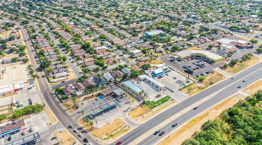 3515 Jaime Zapata Memorial Hwy, Laredo, Texas 78043, 6 Rooms Rooms,1 BathroomBathrooms,Commercial retail/office,For Rent,3515 Jaime Zapata Memorial Hwy,20264023
