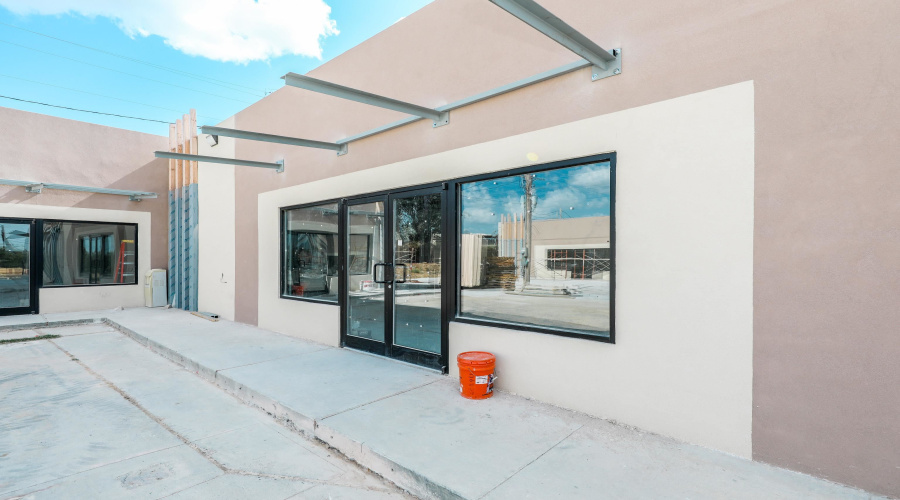 3515 Jaime Zapata Memorial Hwy, Laredo, Texas 78043, 6 Rooms Rooms,1 BathroomBathrooms,Commercial retail/office,For Rent,3515 Jaime Zapata Memorial Hwy,20264025