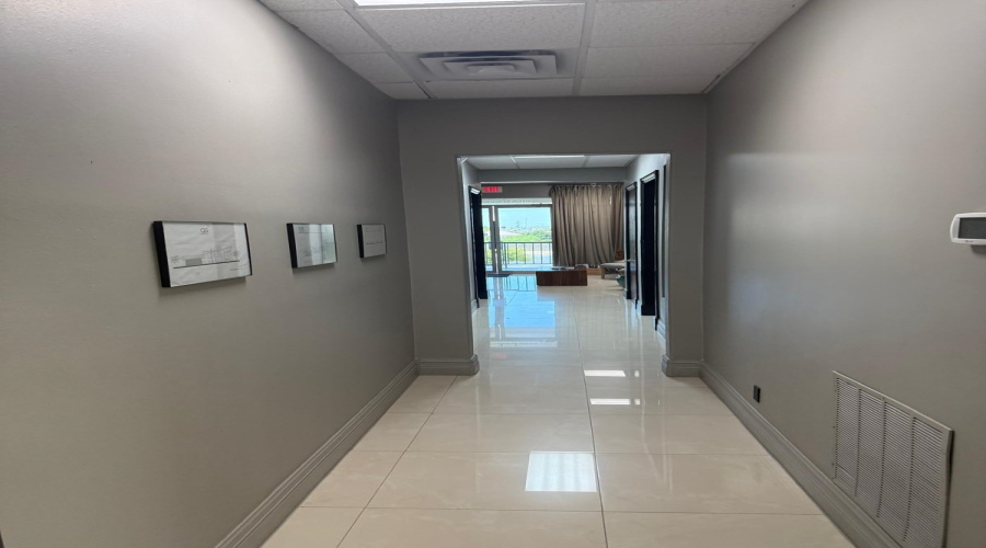 315 Calle Del Norte, Laredo, Texas 78041, 1 Room Rooms,2 BathroomsBathrooms,Commercial retail/office,For Sale,315 Calle Del Norte,20264030