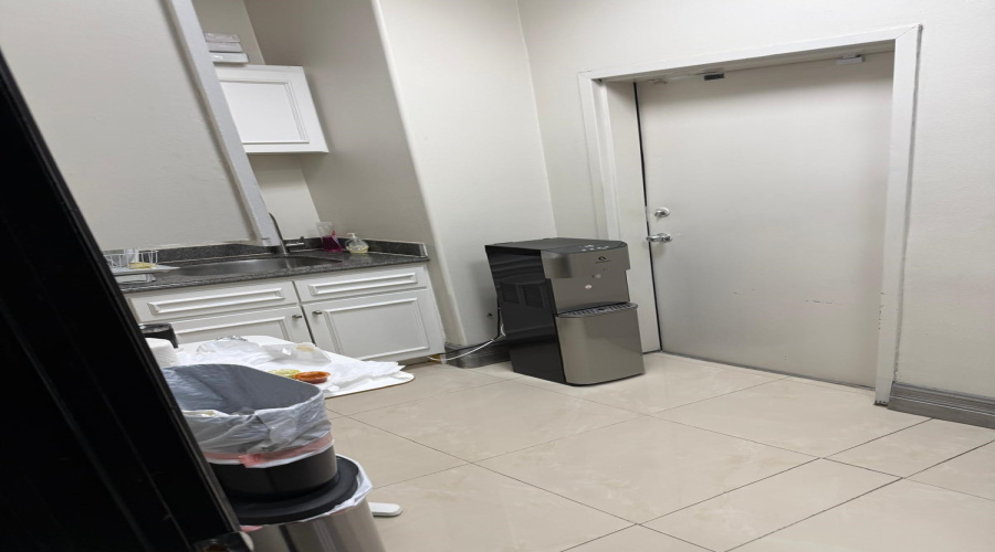 315 Calle Del Norte, Laredo, Texas 78041, 1 Room Rooms,2 BathroomsBathrooms,Commercial retail/office,For Sale,315 Calle Del Norte,20264030