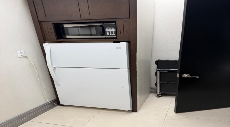 315 Calle Del Norte, Laredo, Texas 78041, 1 Room Rooms,2 BathroomsBathrooms,Commercial retail/office,For Sale,315 Calle Del Norte,20264030