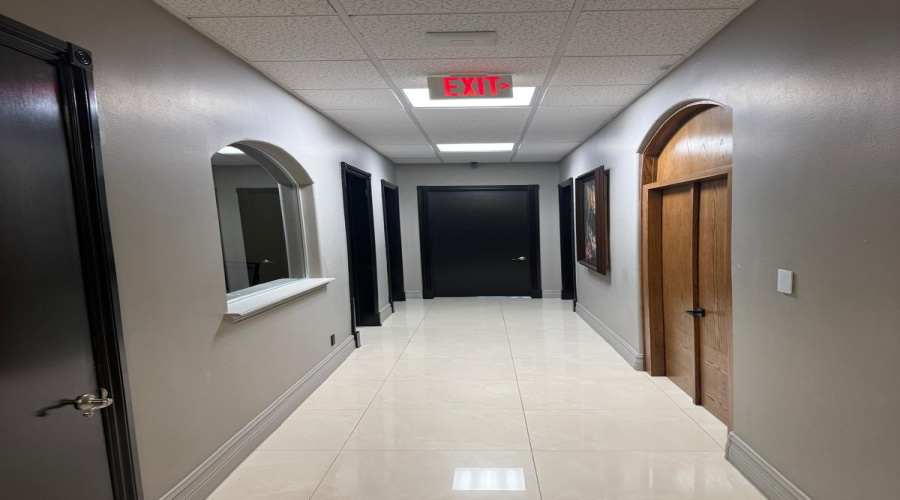 315 Calle Del Norte, Laredo, Texas 78041, 1 Room Rooms,2 BathroomsBathrooms,Commercial retail/office,For Sale,315 Calle Del Norte,20264030