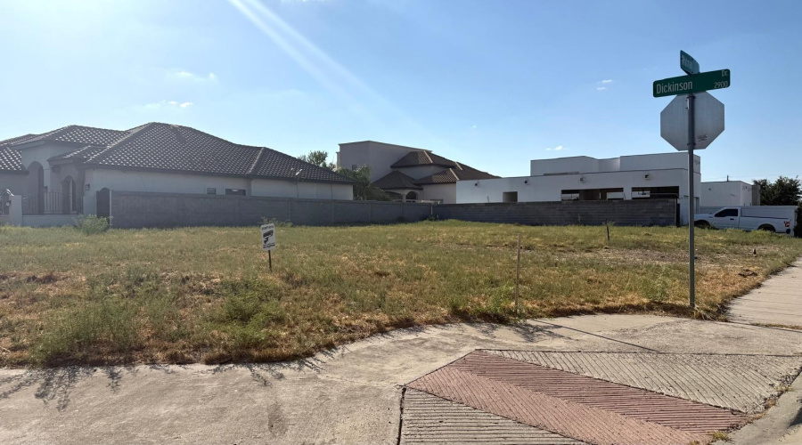 2920 Dickinson Dr, Laredo, Texas 78041, ,Land,For Sale,2920 Dickinson Dr,20264026